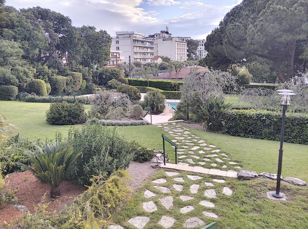 Chateau De La Pinede Juan-les-Pins Luaran gambar